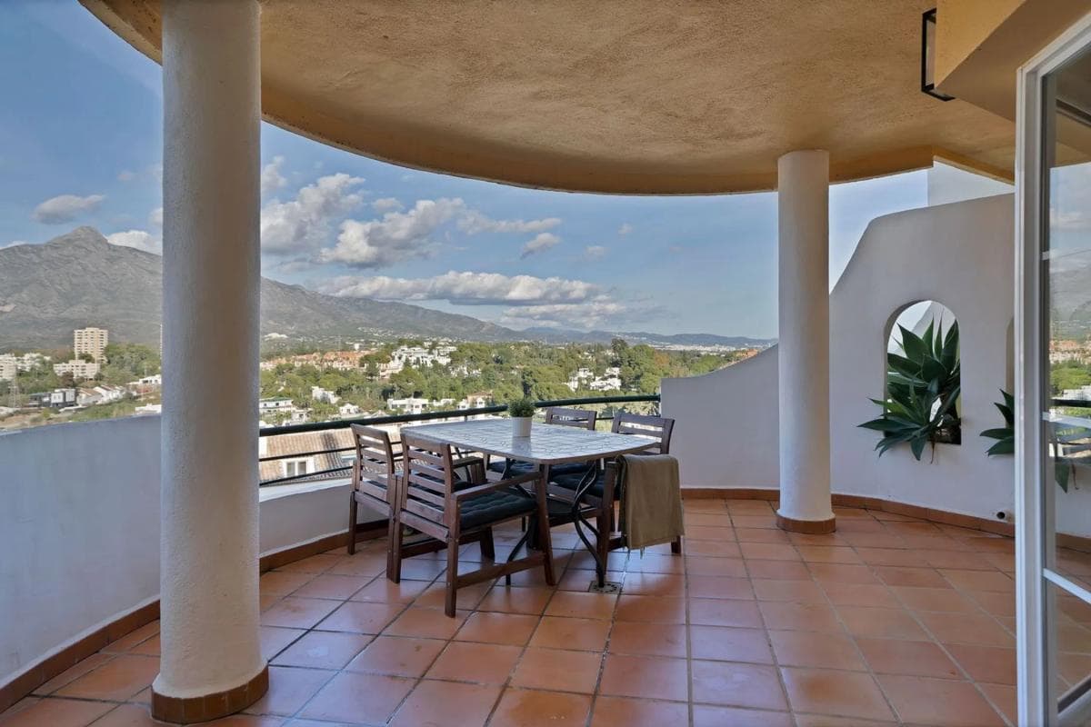 Venta de piso en Calle de las Adelfas, Marbella
photo 2