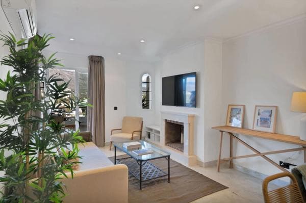 Piso en venta en Calle de las Adelfas, Marbella
thumbnail 2