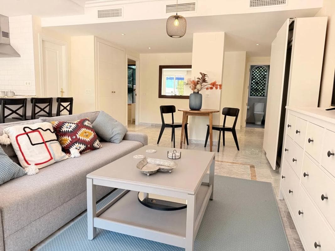 Venta de piso en Calle Río Danubio, Marbella
photo 2