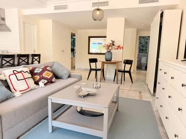 Piso en venta en Calle Río Danubio, Marbella
thumbnail 1