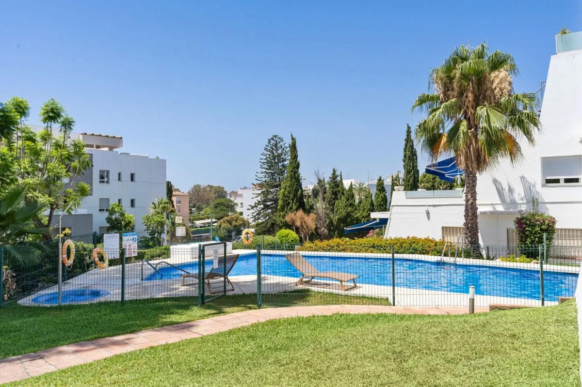 Venta de piso en Calle las Hortensias, Marbella
photo 4