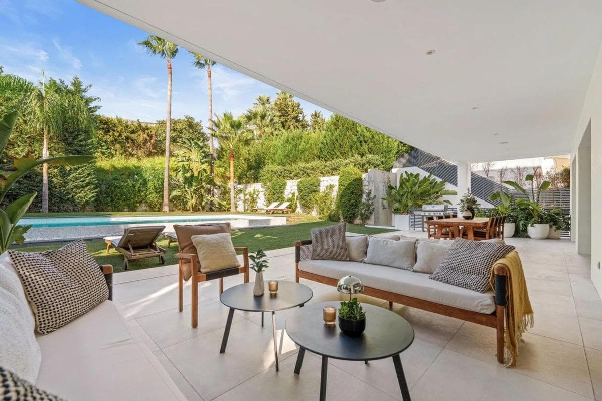 Venta de chalet independiente en Calle Los Jazmines, Marbella
photo 5