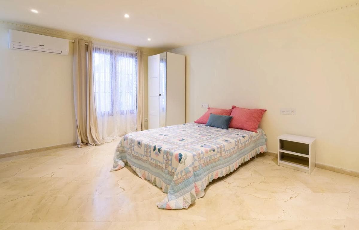 Venta de chalet independiente en Calle las Amapolas, Marbella
photo 5