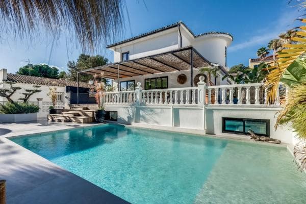 Chalet independiente en venta en Barrio Nueva Andalucía, Marbella
thumbnail 1