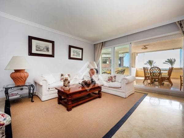 Piso en venta en Calle Margarita De Austria, Marbella
photo 1