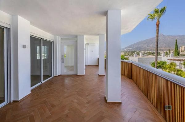 Piso en venta en Calle Real, 17, Marbella
thumbnail 2