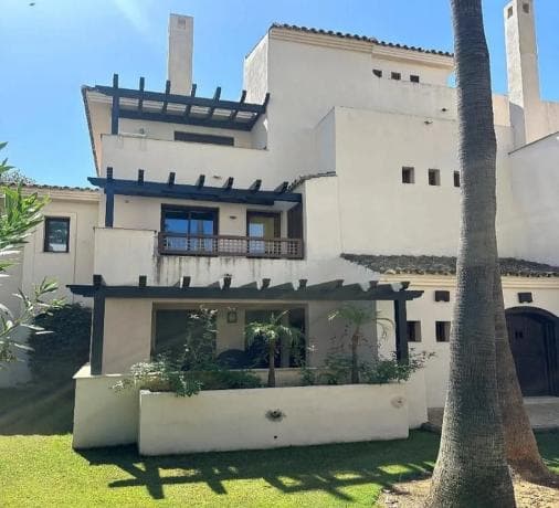 Piso en venta en Calle de las Adelfas, Marbella
thumbnail 2