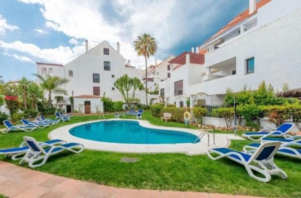 Piso en venta en Calle el Califa s/n, Marbella
thumbnail 1