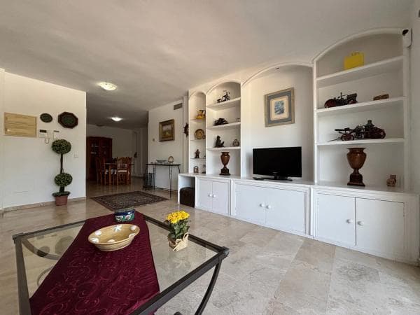 Piso en venta en Calle Real, Marbella
thumbnail 2