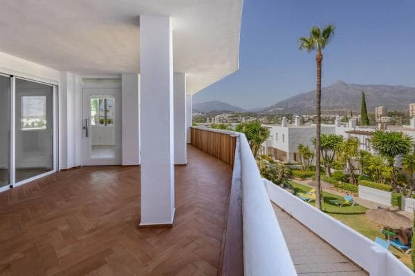 Piso en venta en Barrio Nueva Andalucía, Marbella
photo 1