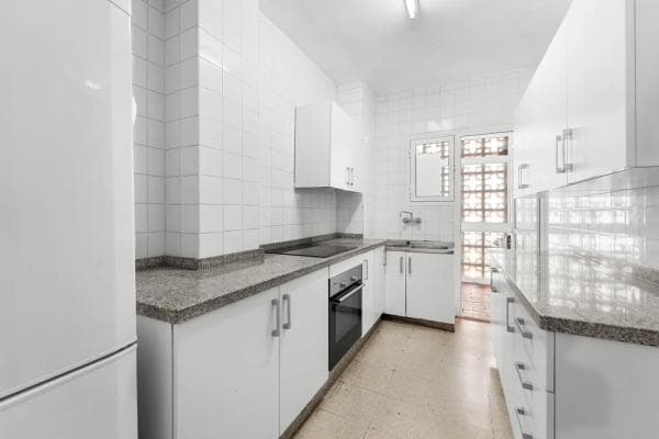 Piso en venta en CL HERMANOS PINZON, Fuengirola
photo 1