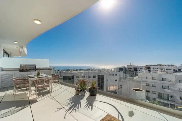 Apartment for sale in Calle Leticia, Fuengirola photo 1