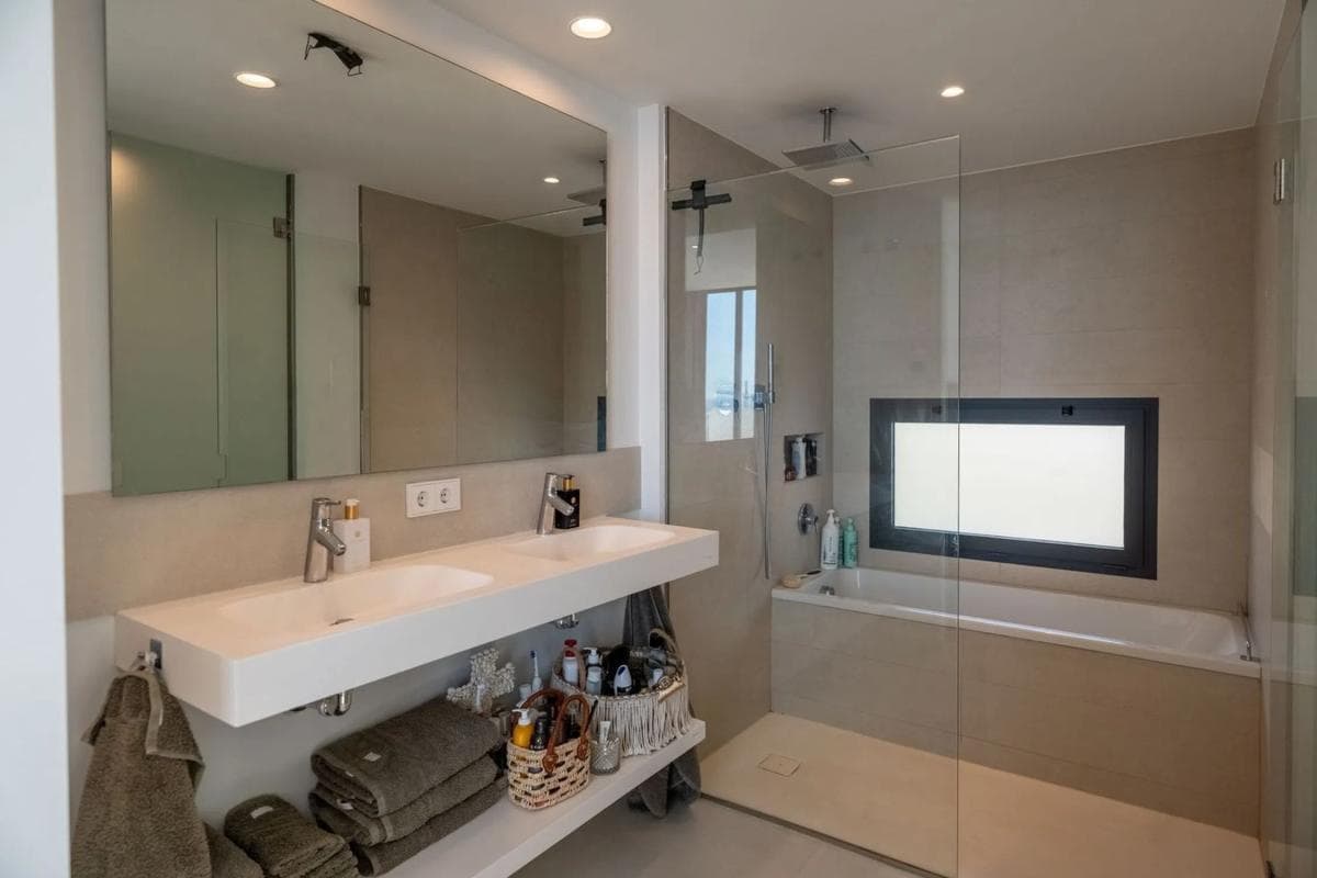Penthouse sale in Zona Puerto Deportivo, Fuengirola photo 5