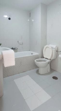 Piso en venta en CL ROMERIA DEL ROCIO, Fuengirola
thumbnail 1
