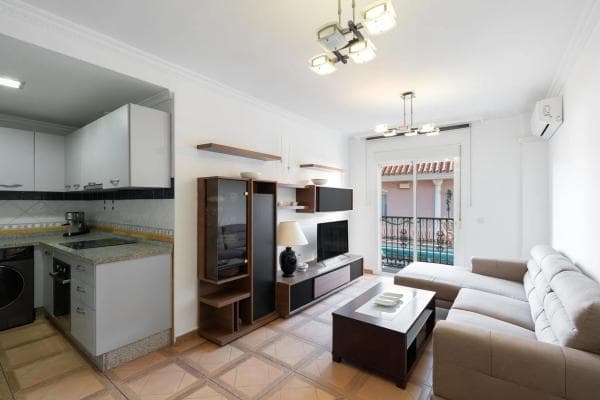 Piso en venta en Calle León, Fuengirola
thumbnail 1