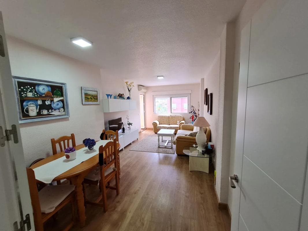 Sale of apartment in Rodrigo de triana, Fuengirola
photo 5