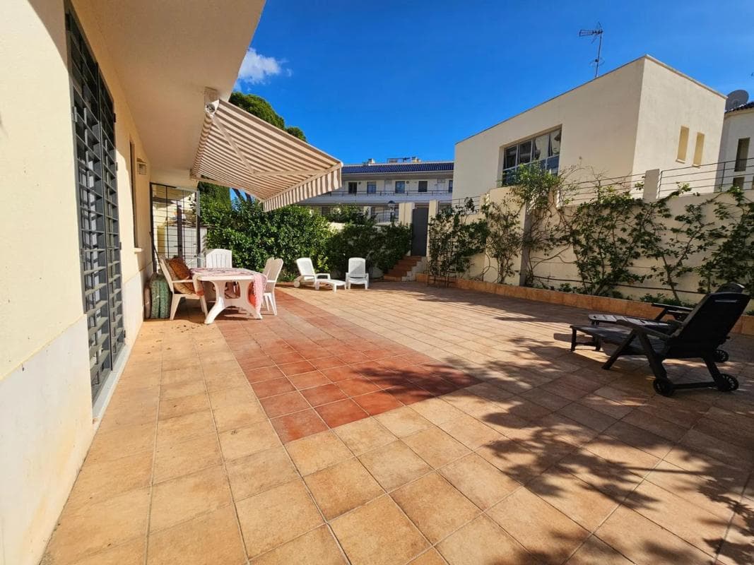Properties for sale and rent in Spain photo 2