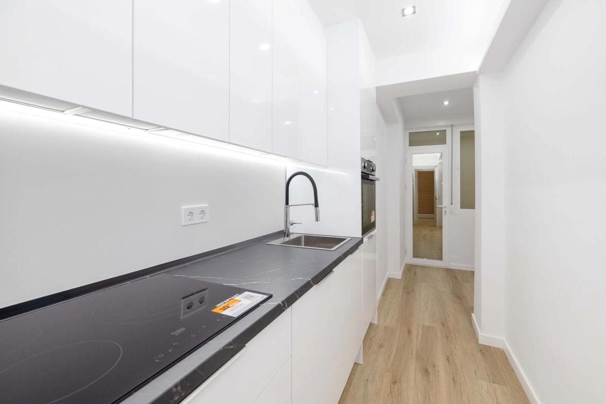Продажа квартиры на Calle Antonio Rubio Torres, Фуэнхирола
photo 2