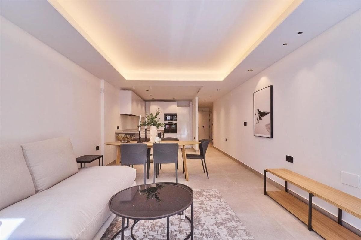 Продажа квартиры на Avenida Condes de San Isidro, Фуэнхирола
photo 3