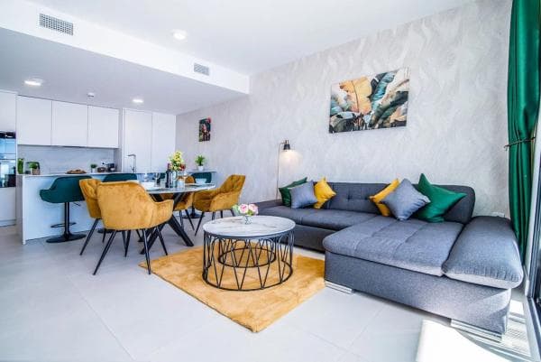 Apartment for sale in El Higuerón, Fuengirola photo 1