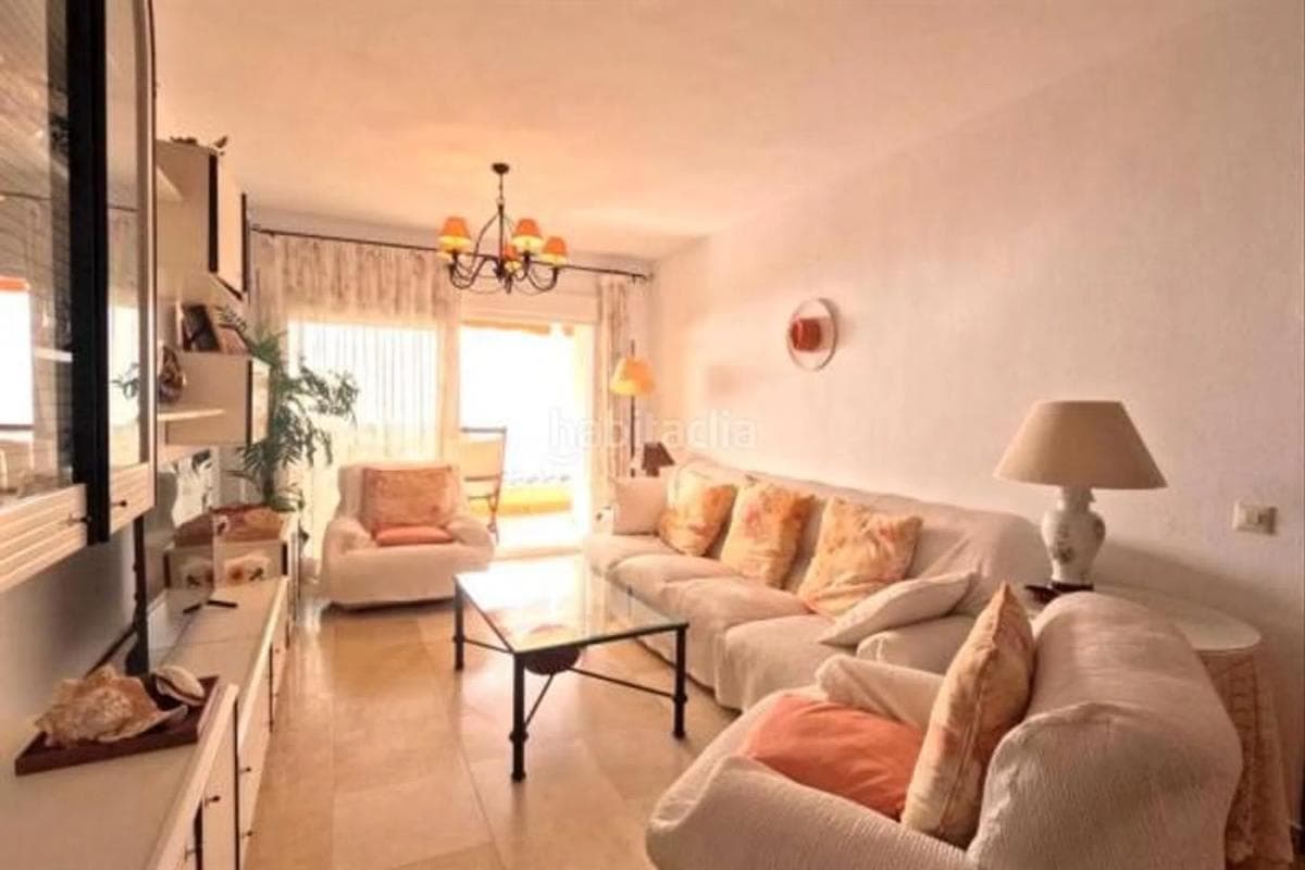 Sale of apartment in Paseo Marítimo Rey de España, Fuengirola
photo 2