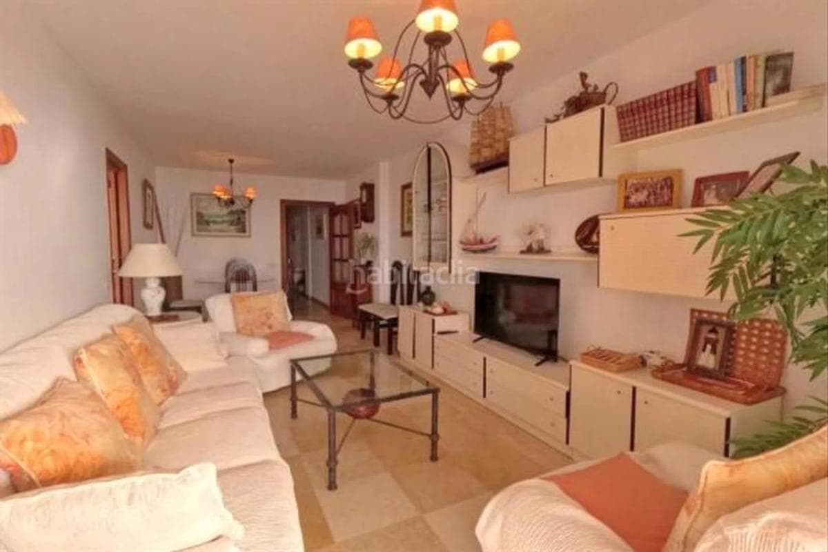 Sale of apartment in Paseo Marítimo Rey de España, Fuengirola
photo 4