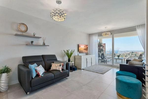 Apartment for sale in Calle Margarita Salas, Fuengirola photo 1