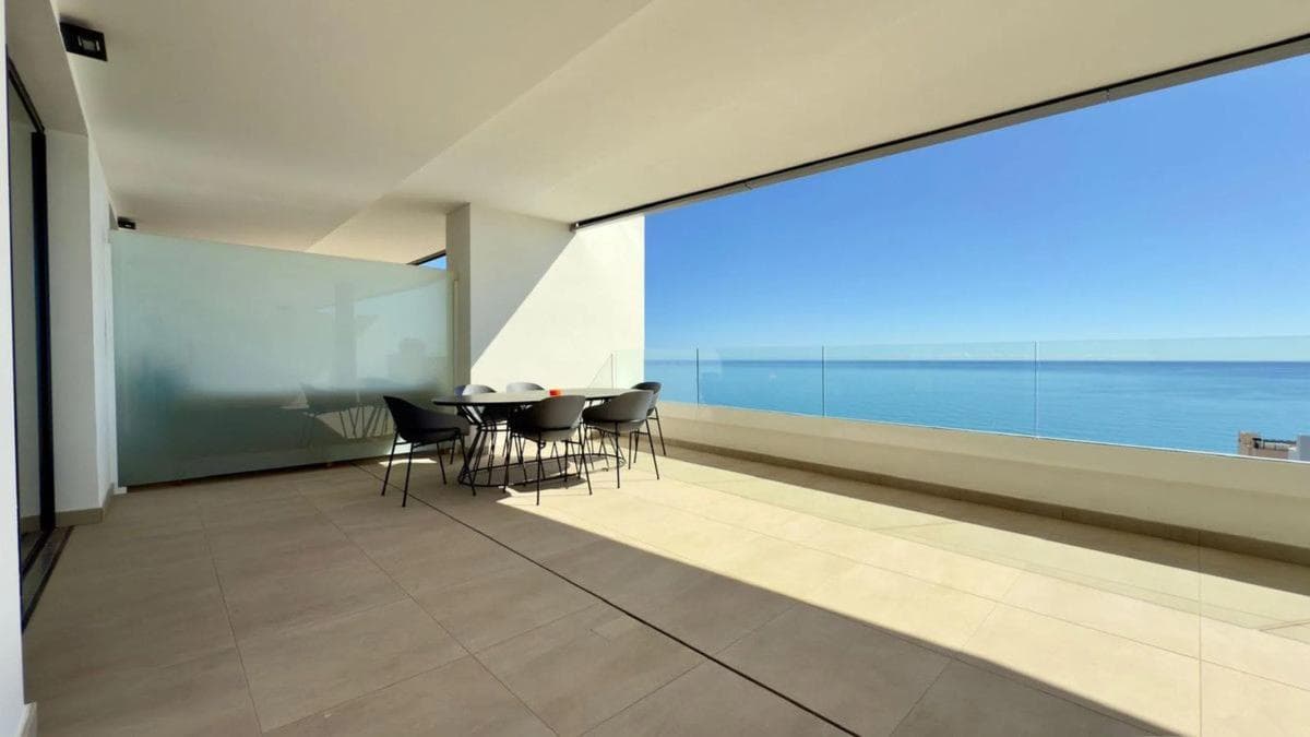 Sale of apartment in Calle La Ladera, Fuengirola
photo 2