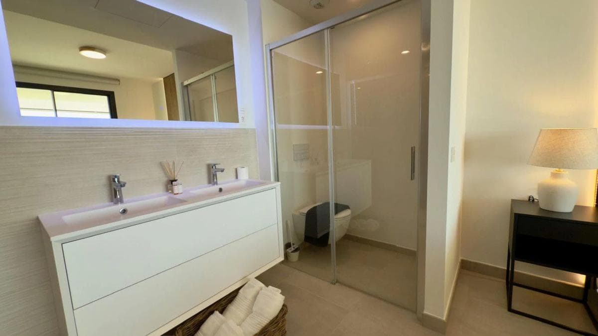 Sale of apartment in Calle La Ladera, Fuengirola
photo 5