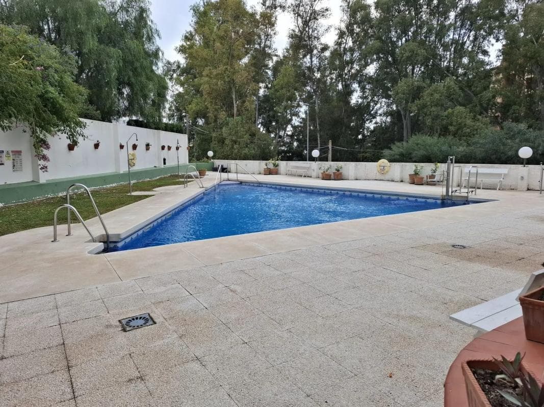 Venta de piso en Calle Orquídea, Fuengirola
photo 2