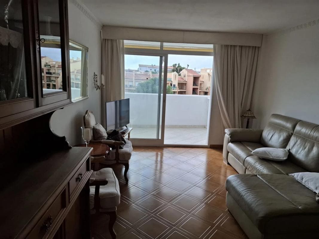 Venta de piso en Calle Orquídea, Fuengirola
photo 3