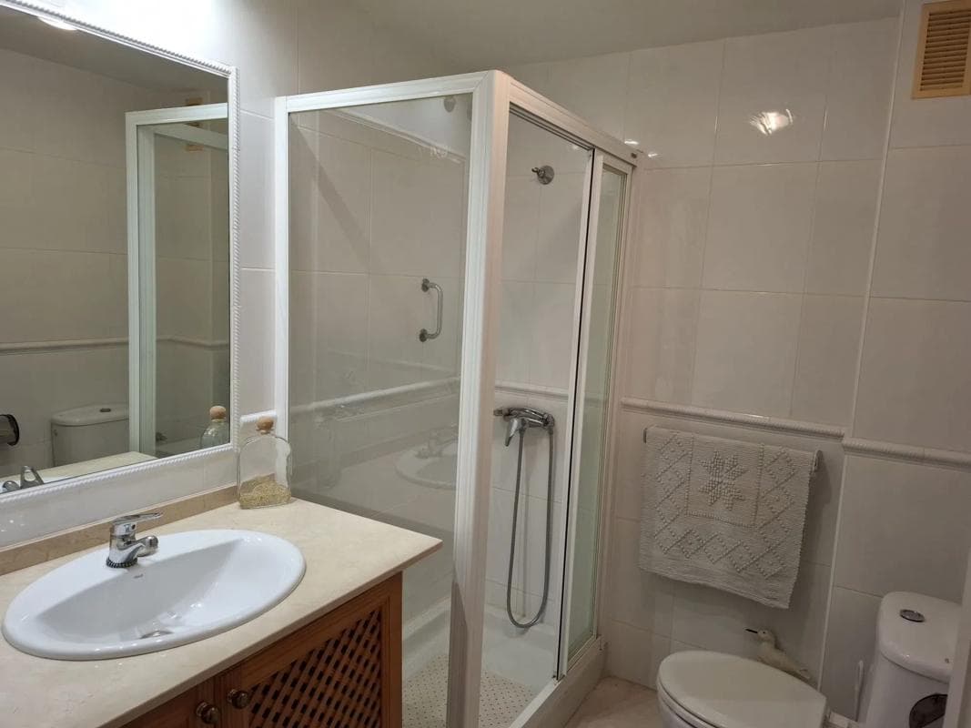 Venta de piso en Calle Orquídea, Fuengirola
photo 2