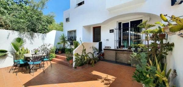 Chalet adosado en venta en Calle Colina Blanca, 1 , Fuengirola photo 1