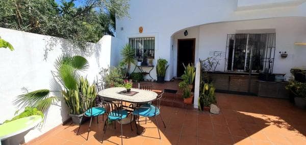 Chalet adosado en venta en Calle Colina Blanca, 1 , Fuengirola thumbnail 1