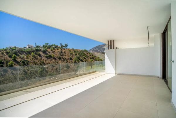 Apartment for sale in Calle Golondrinas, Fuengirola thumbnail 2