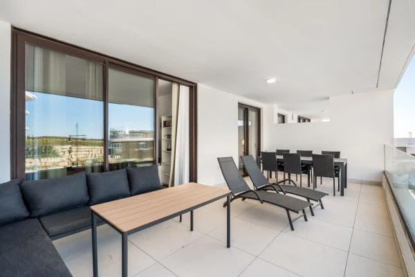 Apartment for sale in Avenida Fuengirola, Fuengirola thumbnail 2