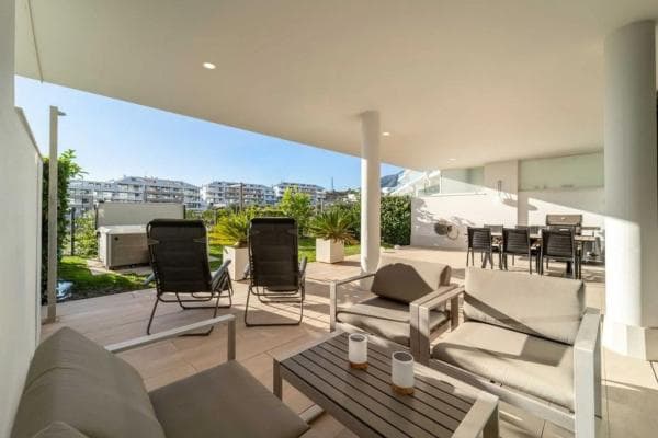 Apartment for sale in El Higuerón, Fuengirola thumbnail 2
