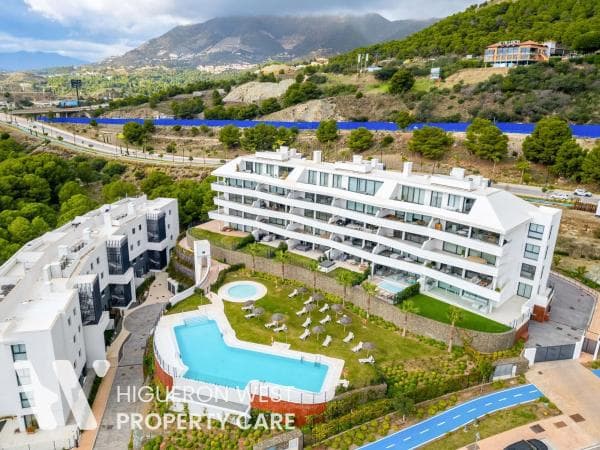 Apartment for sale in AV 8 DE MARZO, 2, Fuengirola photo 1