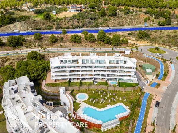 Apartment for sale in AV 8 DE MARZO, 2, Fuengirola thumbnail 2