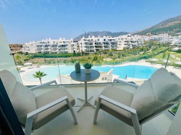 Apartment for sale in El Higuerón, Fuengirola thumbnail 2