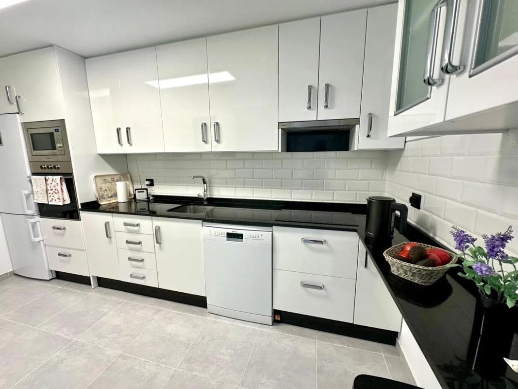 Venta de piso en Zona Puerto Deportivo, Fuengirola
photo 3