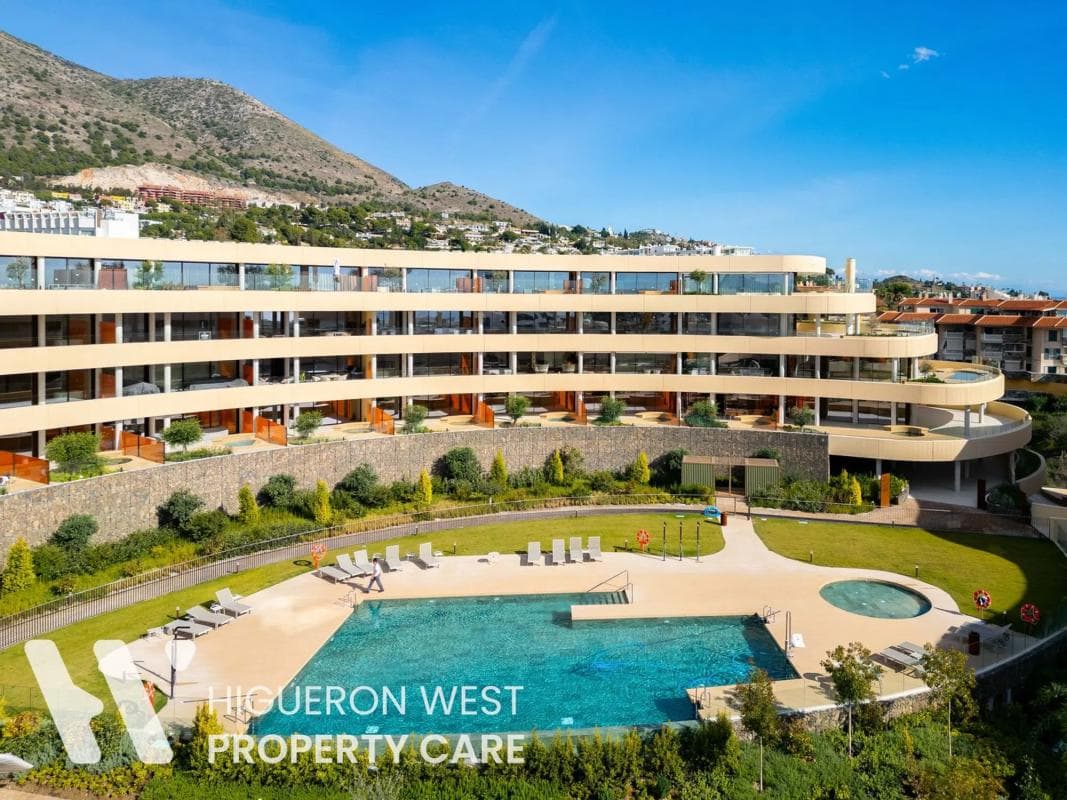 Sale of apartment in Avenida 8 de marzo s/n, Fuengirola
photo 2