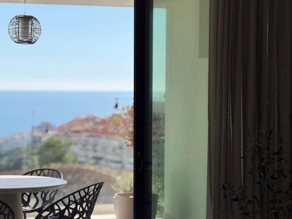 Apartment for sale in Calle Canarios, Fuengirola thumbnail 2