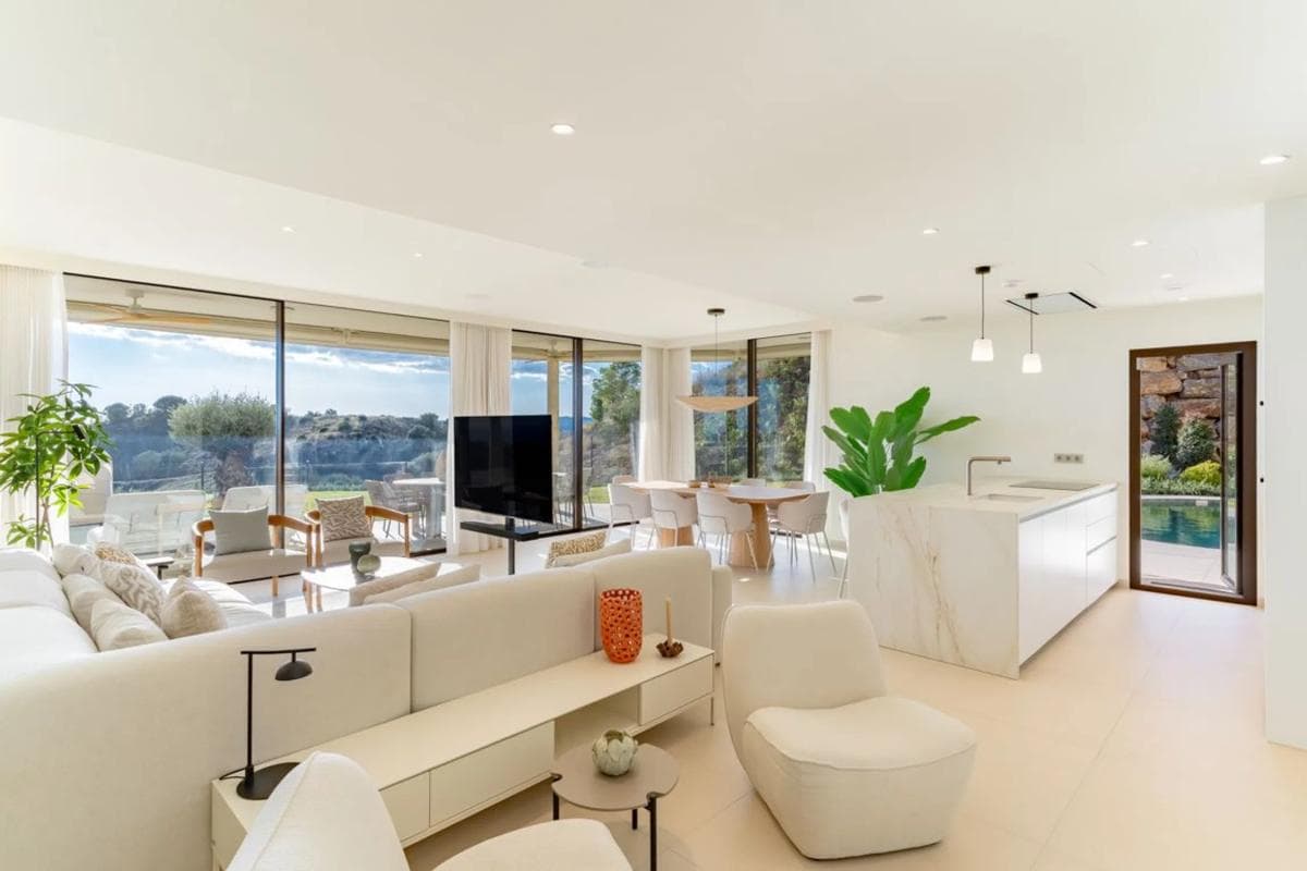 Sale of apartment in Avenida Fuengirola, Fuengirola
photo 3