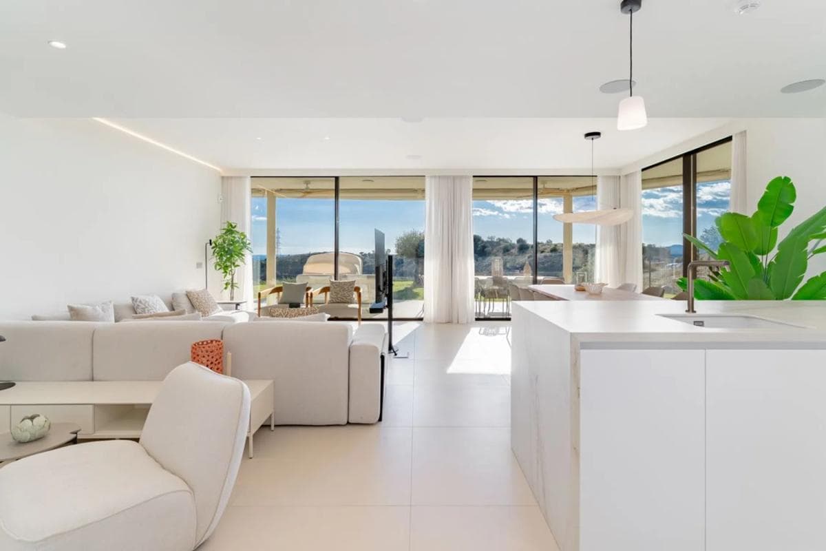 Sale of apartment in Avenida Fuengirola, Fuengirola
photo 4