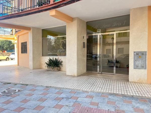 Sale of flat in Calle Víctor de la Serna, Fuengirola
photo 1