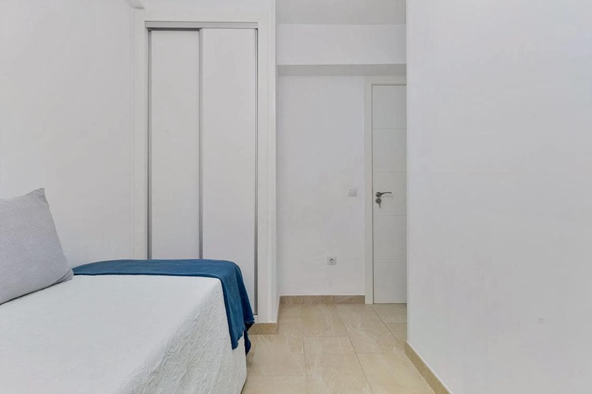 Venta de piso en Avenida Condes de San Isidro, Fuengirola
photo 2