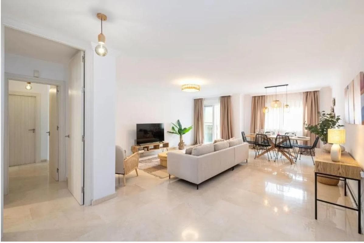 Venta de piso en Zona Puerto Deportivo, Fuengirola
photo 3