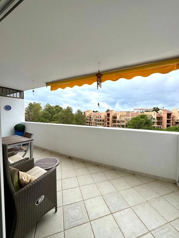 Venta de piso en Calle Orquídea, Fuengirola
photo 2