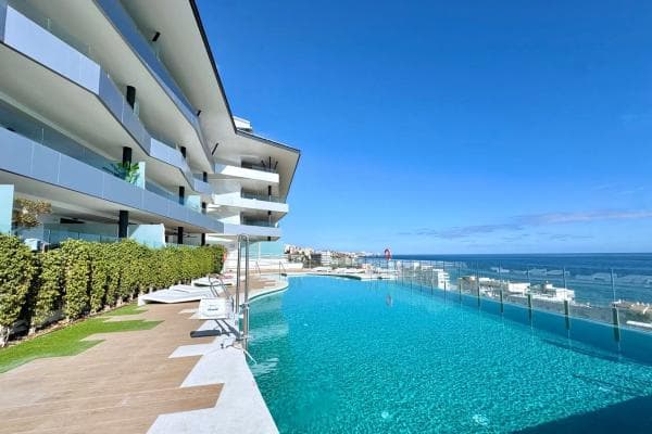 Ático en venta en Las Gaviotas, Fuengirola photo 1